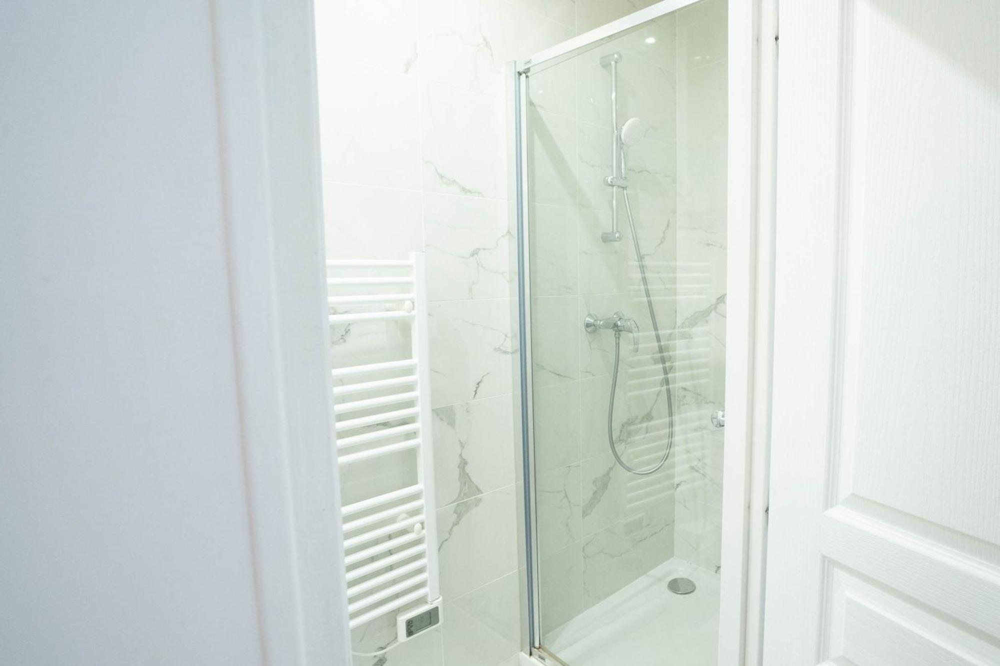 Terrasse Metro Pierre Lachaise - 3p - Flat-guest Apartment *